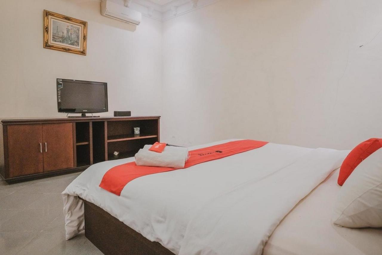 Reddoorz Premium @ Jalan Pal 10 Jambi Hotel Buitenkant foto