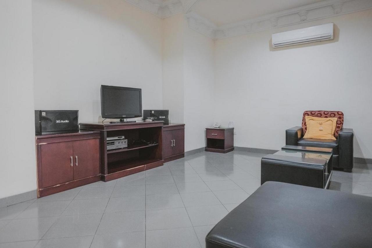 Reddoorz Premium @ Jalan Pal 10 Jambi Hotel Buitenkant foto