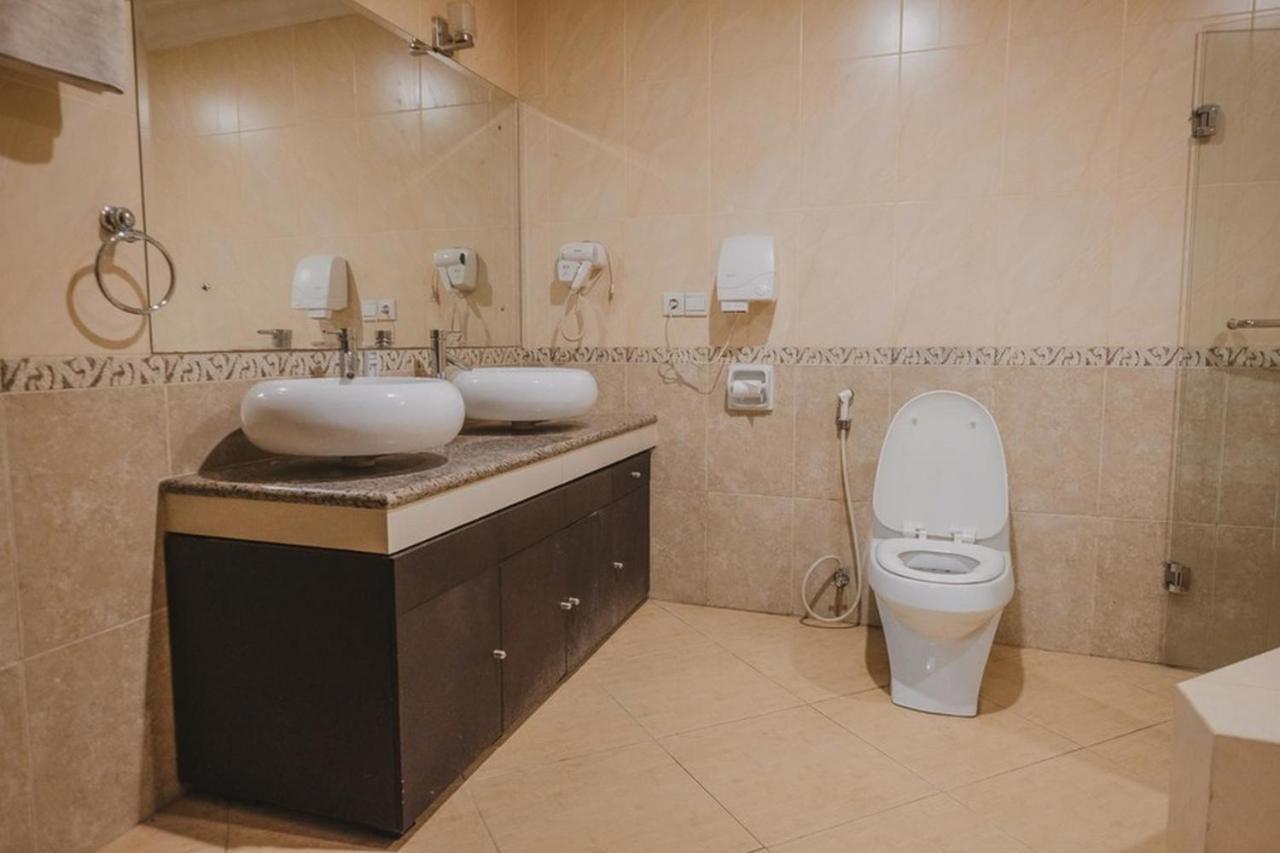 Reddoorz Premium @ Jalan Pal 10 Jambi Hotel Buitenkant foto