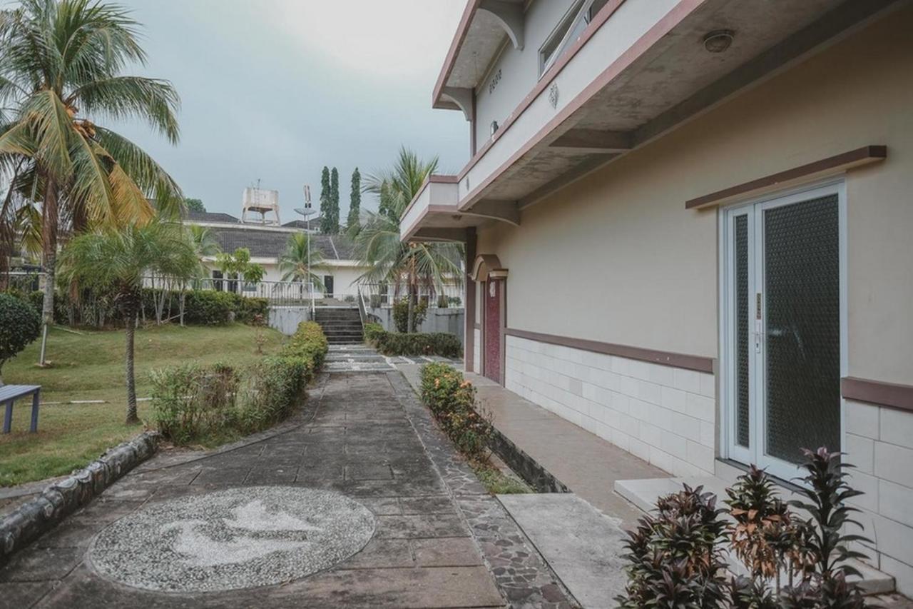 Reddoorz Premium @ Jalan Pal 10 Jambi Hotel Buitenkant foto