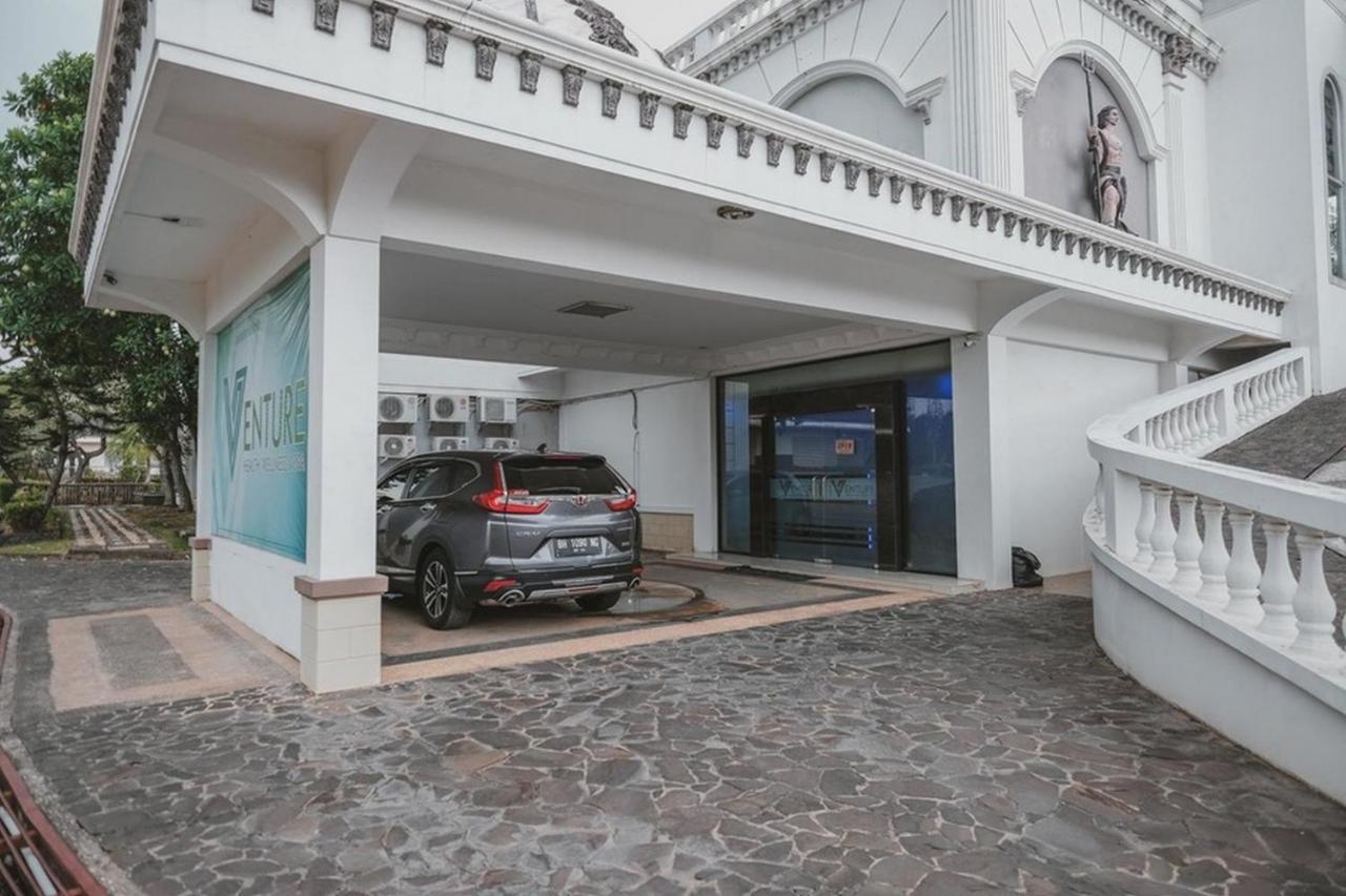 Reddoorz Premium @ Jalan Pal 10 Jambi Hotel Buitenkant foto