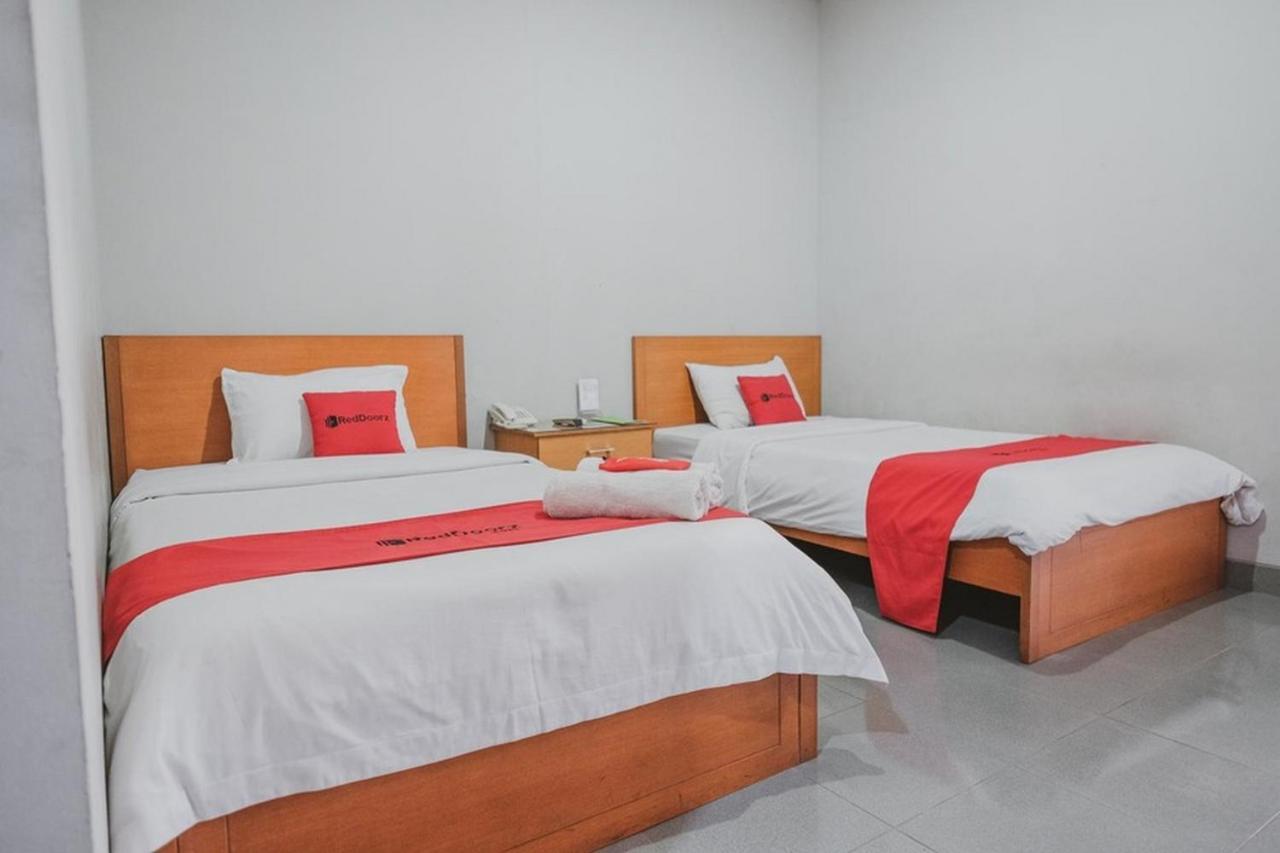 Reddoorz Premium @ Jalan Pal 10 Jambi Hotel Buitenkant foto