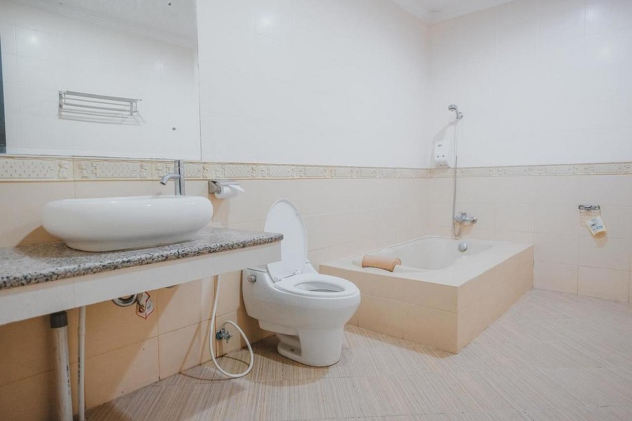 Reddoorz Premium @ Jalan Pal 10 Jambi Hotel Buitenkant foto