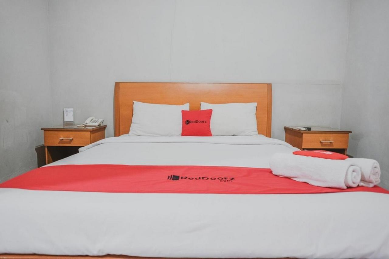 Reddoorz Premium @ Jalan Pal 10 Jambi Hotel Buitenkant foto